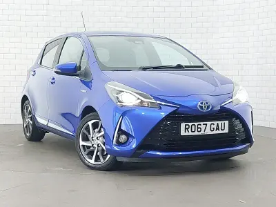 Second-hand Toyota Yaris Hybrid 100 CP (73 kW) 2017 Albastru Hatchback