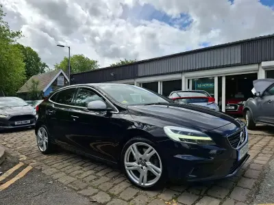Used Volvo V40 R-Design Pro 190 HP (139 kW) 2016 Black Hatchback