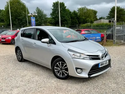 Used Toyota Verso 112 HP (82 kW) 2014 Silver MPV