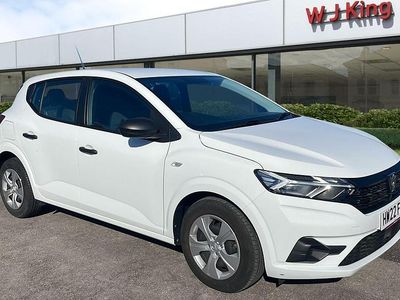Used Dacia Sandero Essentiel 67 HP (49 kW) 2022 White Hatchback