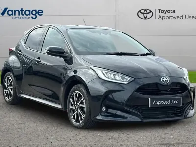 Used Toyota Yaris Design 113 HP (83 kW) 2025 Black Hatchback
