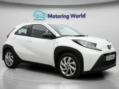 Used Toyota Aygo X PURE 72 HP (52 kW) 2022 White SUV