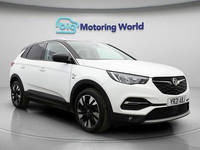 Used Vauxhall Grandland X Edition 130 HP (95 kW) 2021 White SUV