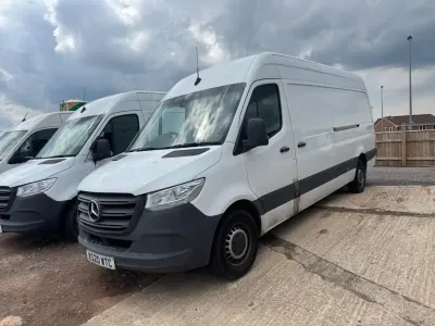 Usado Mercedes Sprinter 161 HP (118 kW) 2020 Branco Van