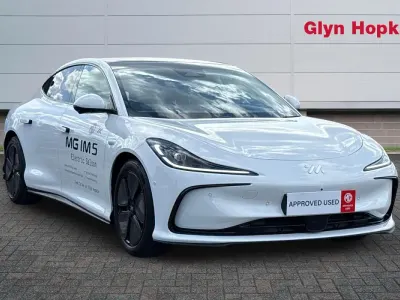 Begagnad MG IM5 300 kW (408 HK) 2025 Vit Halvkombi