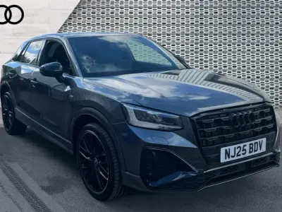 Używany Audi Q2 Black Edition 150 KM (110 kW) 2025 Szary SUV