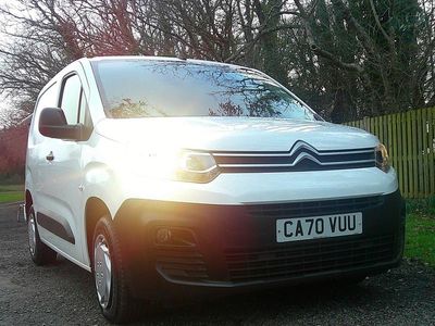 Used Citroën Berlingo Start 75 HP (55 kW) 2020 White MPV