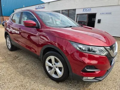 Used Nissan Qashqai Acenta Premium 140 HP (102 kW) 2019 Red SUV