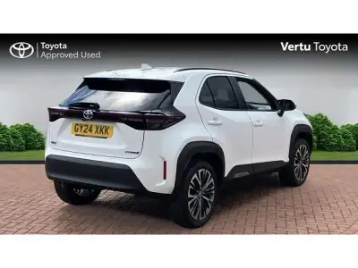 Used Toyota Yaris Cross 113 HP (83 kW) 2024 White SUV