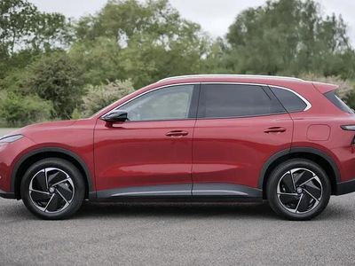 Used MG MG5 EV Trophy 169 kW (231 HP) 2025 Metallic  black pearl Estate