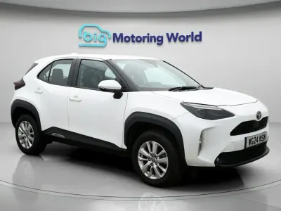 Used Toyota Yaris 91 HP (66 kW) 2024 White Hatchback
