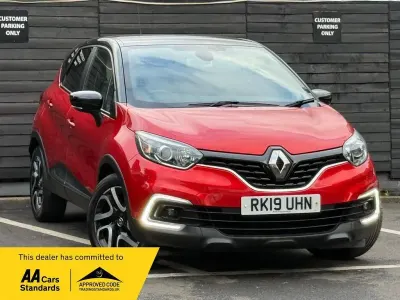 Used Renault Captur Iconic 90 HP (66 kW) 2019 Red/black SUV