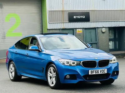 Begagnad BMW 320 M Sport 2016 Blå Halvkombi