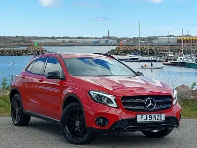 Used Mercedes GLA180 Urban 122 HP (89 kW) 2019 Red SUV