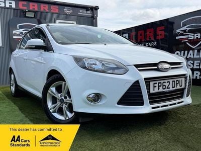 Used Ford Focus Zetec 115 HP (84 kW) 2012 White Hatchback