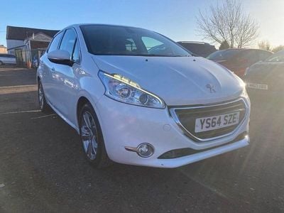 White Used 2015 Peugeot 208 Allure Hatchback | £3,394 (Good price)