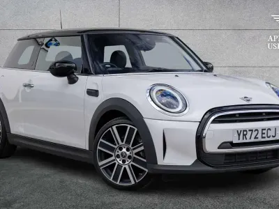 Używany Mini Cooper Exclusive 134 KM (98 kW) 2023 Biały Hatchback