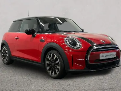 Used Mini Cooper Exclusive 134 HP (98 kW) 2023 Red Hatchback