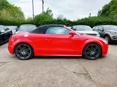 Begagnad Audi TT Black Edition 184 HK (135 kW) 2014 Röd Sportkupé