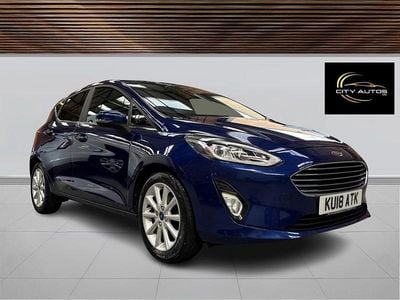 Używany Ford Fiesta Titanium 100 KM (73 kW) 2018 Niebieski Hatchback