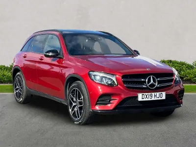 Begagnad Mercedes GLC250 AMG 2019 Röd Kombi