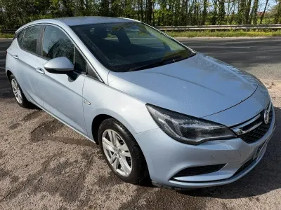 Used Vauxhall Astra Design Edition 2016 Silver Hatchback