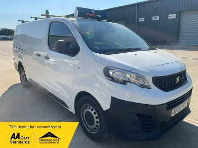 Used Peugeot Expert Premium 142 HP (104 kW) 2022 White Van