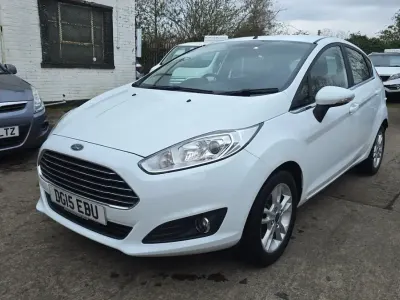 Used Ford Fiesta Zetec 82 HP (60 kW) 2015 White Hatchback