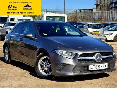 Używany Mercedes A180 SE 116 KM (85 kW) 2018 Szary Hatchback