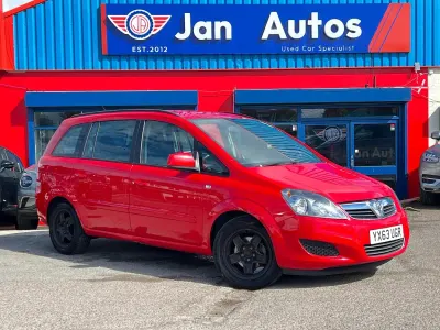Usado Vauxhall Zafira 2013 Rojo Monovolumen
