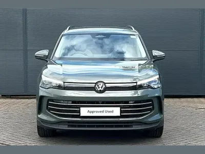 Used VW Tiguan Elegance 150 HP (110 kW) 2025 Green SUV