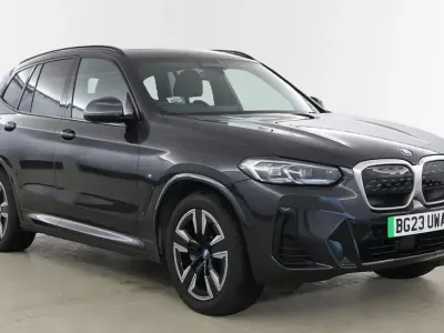 Usado BMW iX3 M Sport 207 kW (282 CV) 2023 Gris SUV
