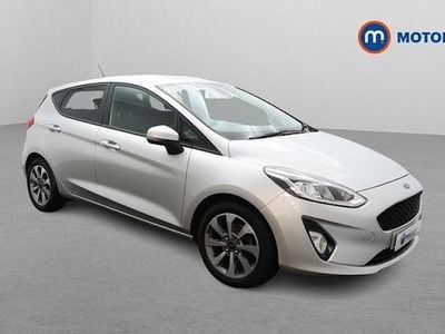 Usado Ford Fiesta Trend 86 HP (63 kW) 2019 Prateado Citadino