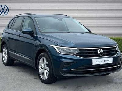Begagnad VW Tiguan Life 150 HK (110 kW) 2022 Blå SUV