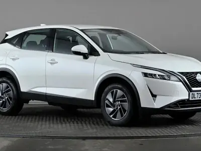 Used Nissan Qashqai Acenta Premium 158 HP (116 kW) 2023 White SUV