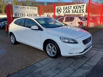 Used Volvo V40 115 HP (84 kW) 2015 White Hatchback