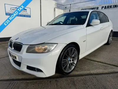 Used BMW 318 Sport Line 2011 White Sedan