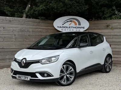 Used Renault Scénic Dynamique 110 HP (80 kW) 2017 White/black MPV