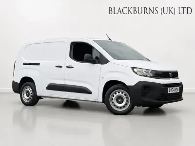 Used Vauxhall Combo S 100 HP (73 kW) 2024 White MPV