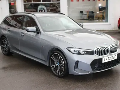 Begagnad BMW 330e M Sport 2022 Grå Kombi