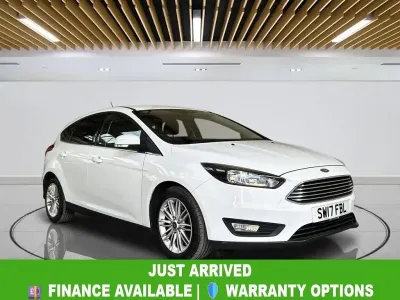 Usado Ford Focus Zetec 120 HP (88 kW) 2017 Branco Citadino