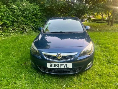 Used Vauxhall Astra SRi 115 HP (84 kW) 2012 Blue Hatchback