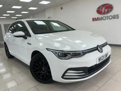 Używany VW Golf VII Style 150 KM (110 kW) 2021 Biały Hatchback