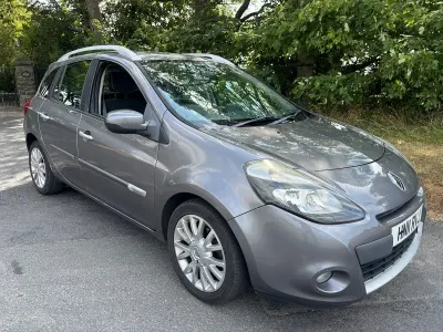Used Renault Clio Dynamique 100 HP (73 kW) 2011 Grey Estate
