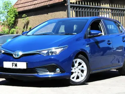 Usado Toyota Auris Hybrid 2018 Azul Citadino