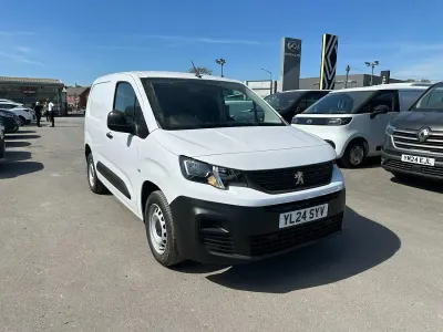 Used Peugeot Partner Premium 131 HP (96 kW) 2024 White MPV