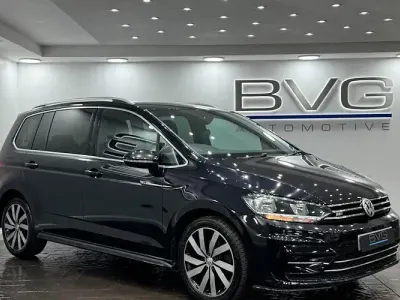 Begagnad VW Touran R-line 190 HK (139 kW) 2017 Svart Minibuss