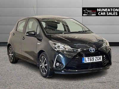 Used Toyota Yaris Hybrid 100 HP (73 kW) 2019 Black Hatchback