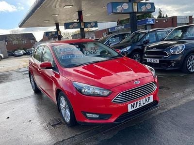 Used Ford Focus Zetec 120 HP (88 kW) 2016 Red Hatchback
