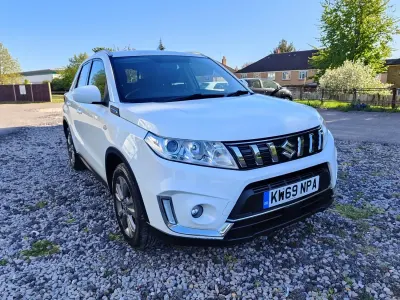 Gebraucht Suzuki Vitara SZ-T 140 PS (102 kW) 2019 Weiß SUV